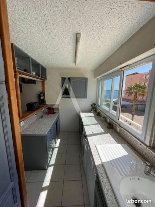 Joli Appartement Avec Grande Et Belle Terrasse, Au Pied De La Plage Du Grazel! Gruissan Ngoại thất bức ảnh